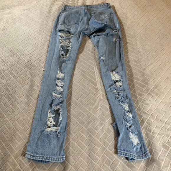 Adika Womens 26 Denim Jeans Blue Extreme Distressed Fray Light Wash Mid Rise - Picture 9 of 12